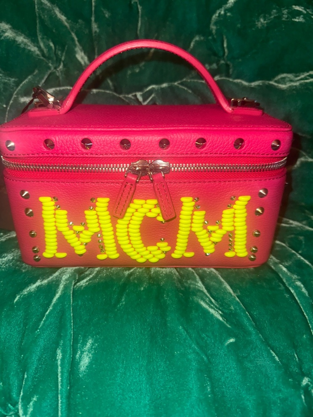 MCM LOVE POTION COSMETIC CASE - Picture 2 of 15